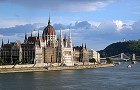 280px-Budapest_Parlament-2