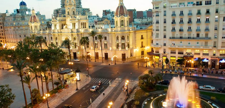 plaza-del-ayuntamiento-en-hotel-sorolla-centro-en-valencia-espana-2-1030x687