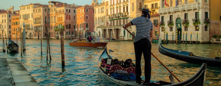 venezia-gondola3-766x297