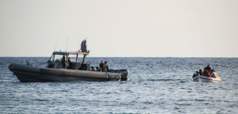 Lampedusa punti di vista di chi approda e di chi accoglie