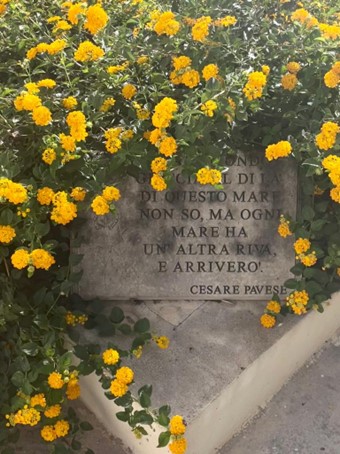 Cimitero di Lampedusa, da una lapide. Cesare Pavese